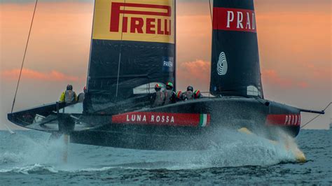 berretto luna rossa prada|Luna Rossa Prada Pirelli batte i francesi e vola in semifinale.